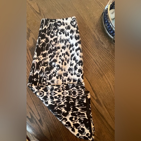 Mossimo, size 4, black/white pencil skirt - Picture 3 of 3
